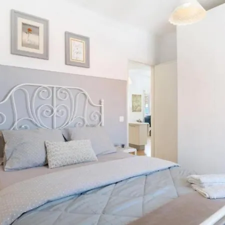 Lomba House, Almocageme كولاريس