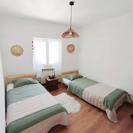 Lomba House, Almocageme بيت للعطل